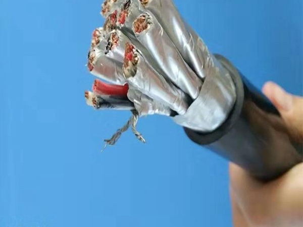 计算机电缆