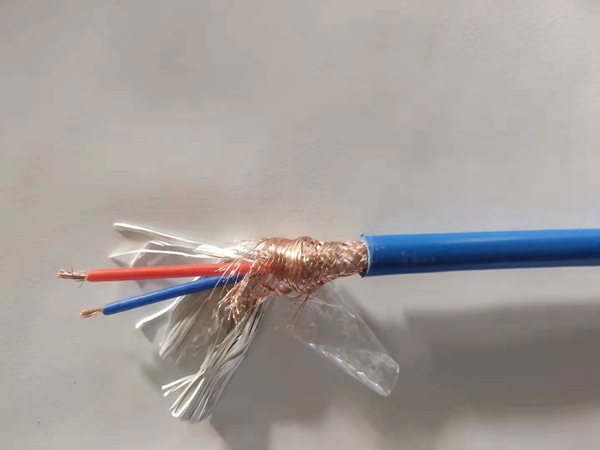 计算机电缆